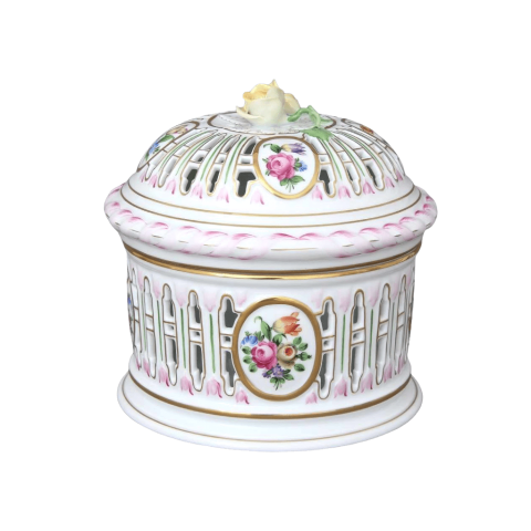 Bonbonniere, open-work, rose knob