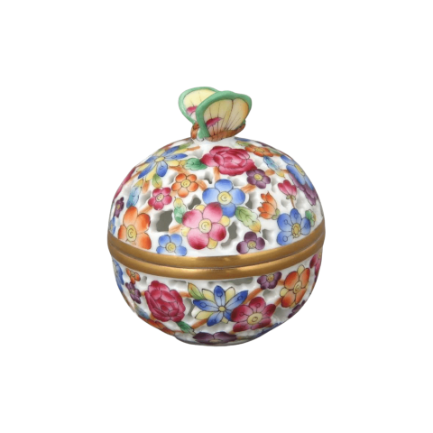 Bonbonniere, pierced, butterfly knob