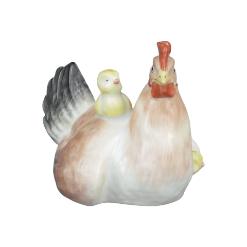 Hen with 2 chicks